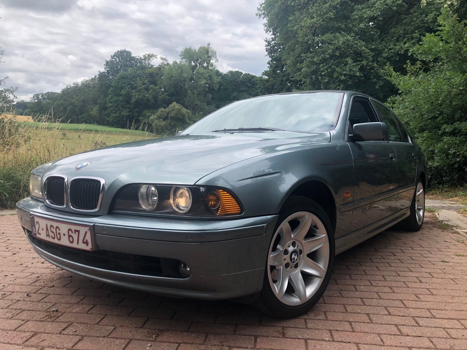 BMW E39 520i – 294.000 km – 5.000 € à discuter, Autos, BMW, Particulier, Carnet d'entretien, Enlèvement