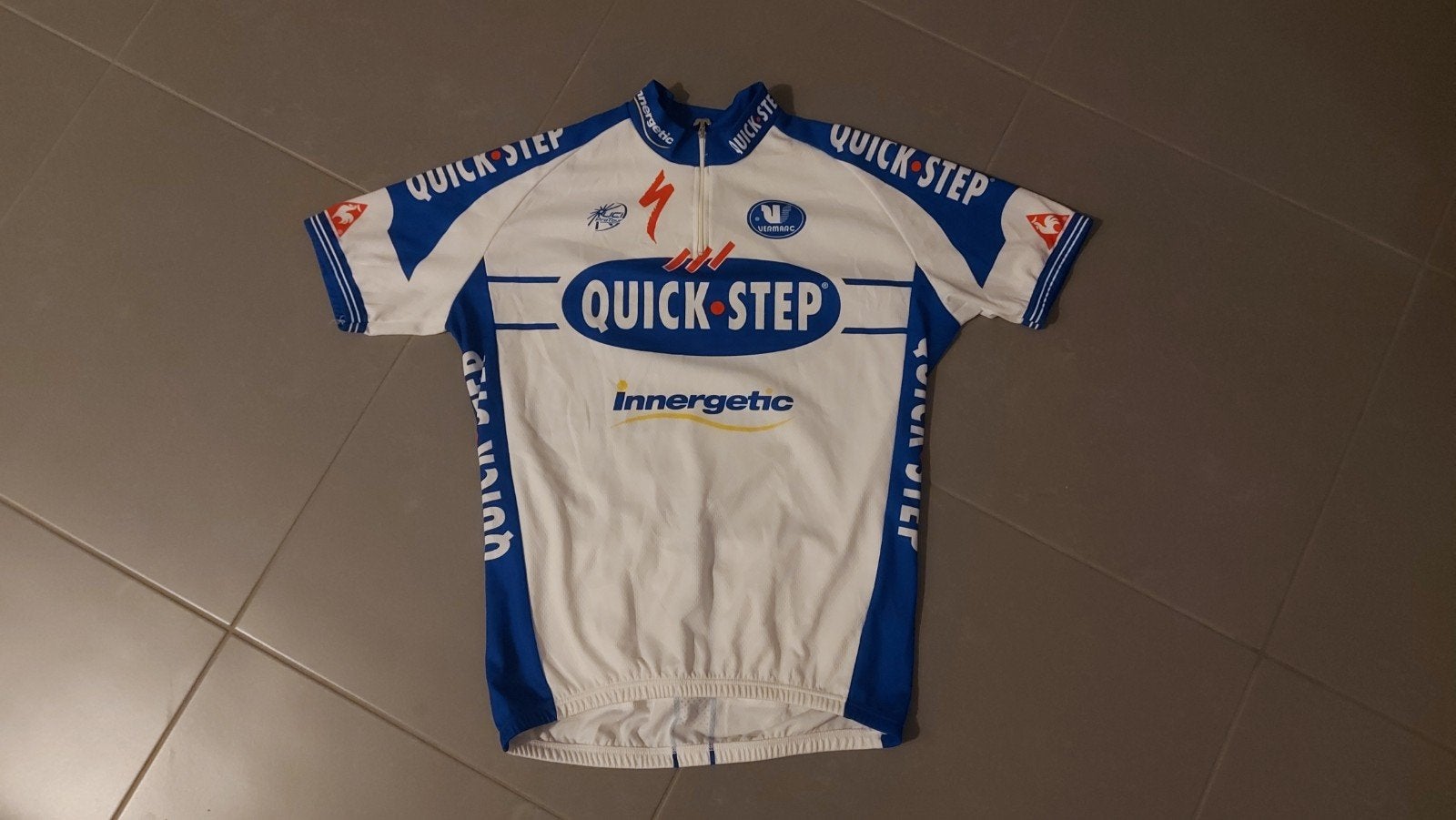 Maillot de vélo QuickStep Innergetic, Envoi
