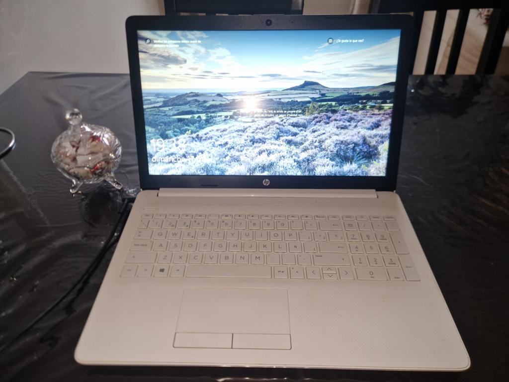 Ordinateur portable HP WHITE, Informatique & Logiciels