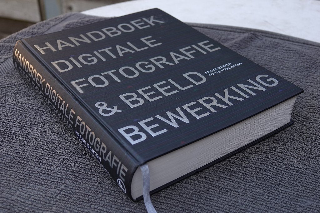 Handboek Digitale Fotografie & Beeldbewerking, Boeken, Kunst en Cultuur | Fotografie en Design, Zo goed als nieuw, Fotografie algemeen