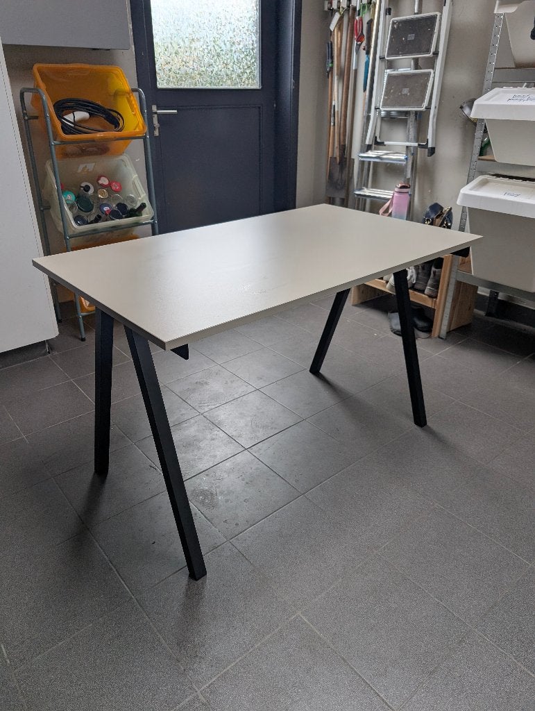 IKEA TROTTEN bureau — lichtgrijs/antraciet — 120  70 cm, Atelier, Enlèvement, Neuf, sans emballage, Bureau