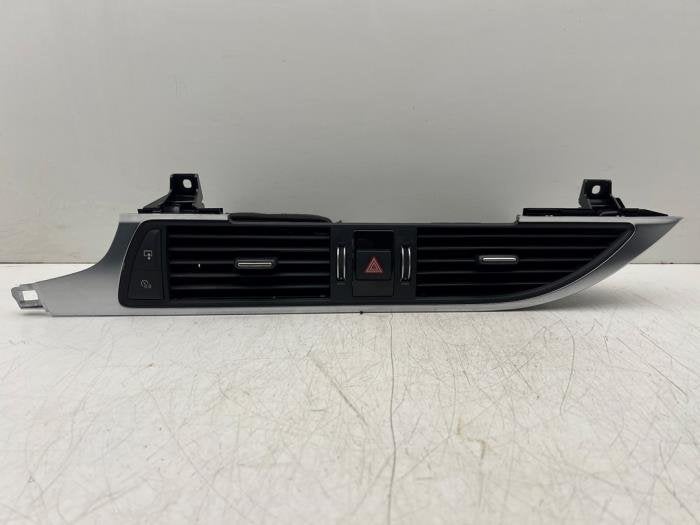 Grille aération tableau de bord d'un Audi A6, -, 3 mois de garantie, Audi, Utilisé