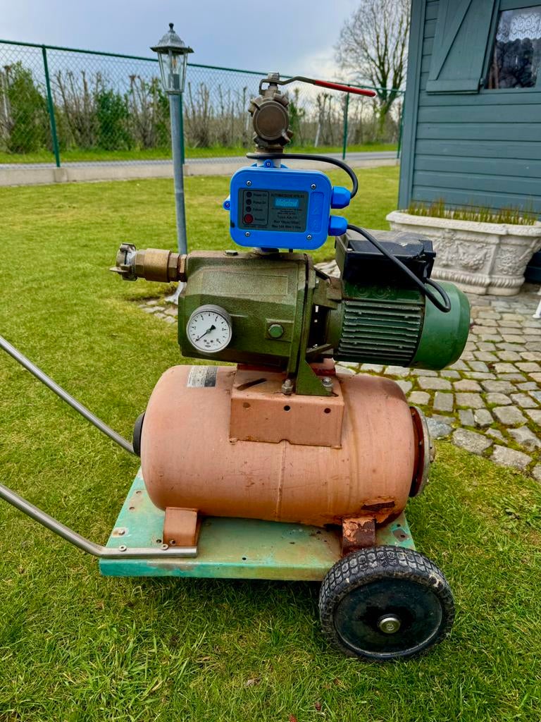 Regenwaterpomp/Hydrofoorpomp met automatische drukregelaar., Tuin en Terras, Waterpompen, Ophalen, Gebruikt, Elektrisch, Hydrofoorpomp