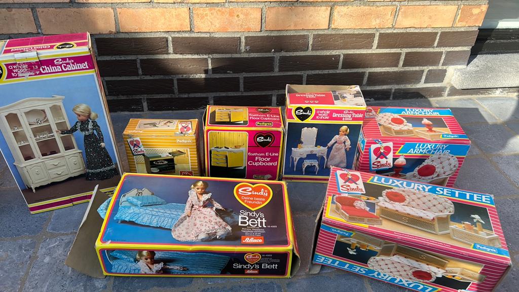sindy poppenmeubels, Ophalen, Gebruikt