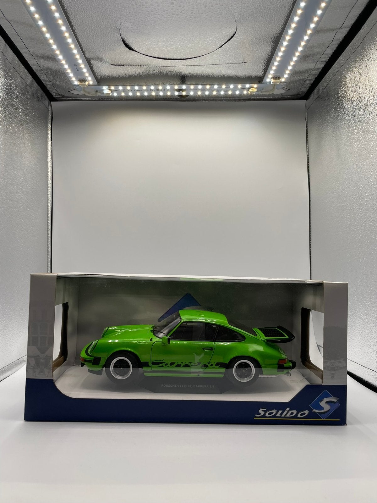 Porsche Carrera 3.2 Solido 1/18, Ophalen, Zo goed als nieuw, Solido