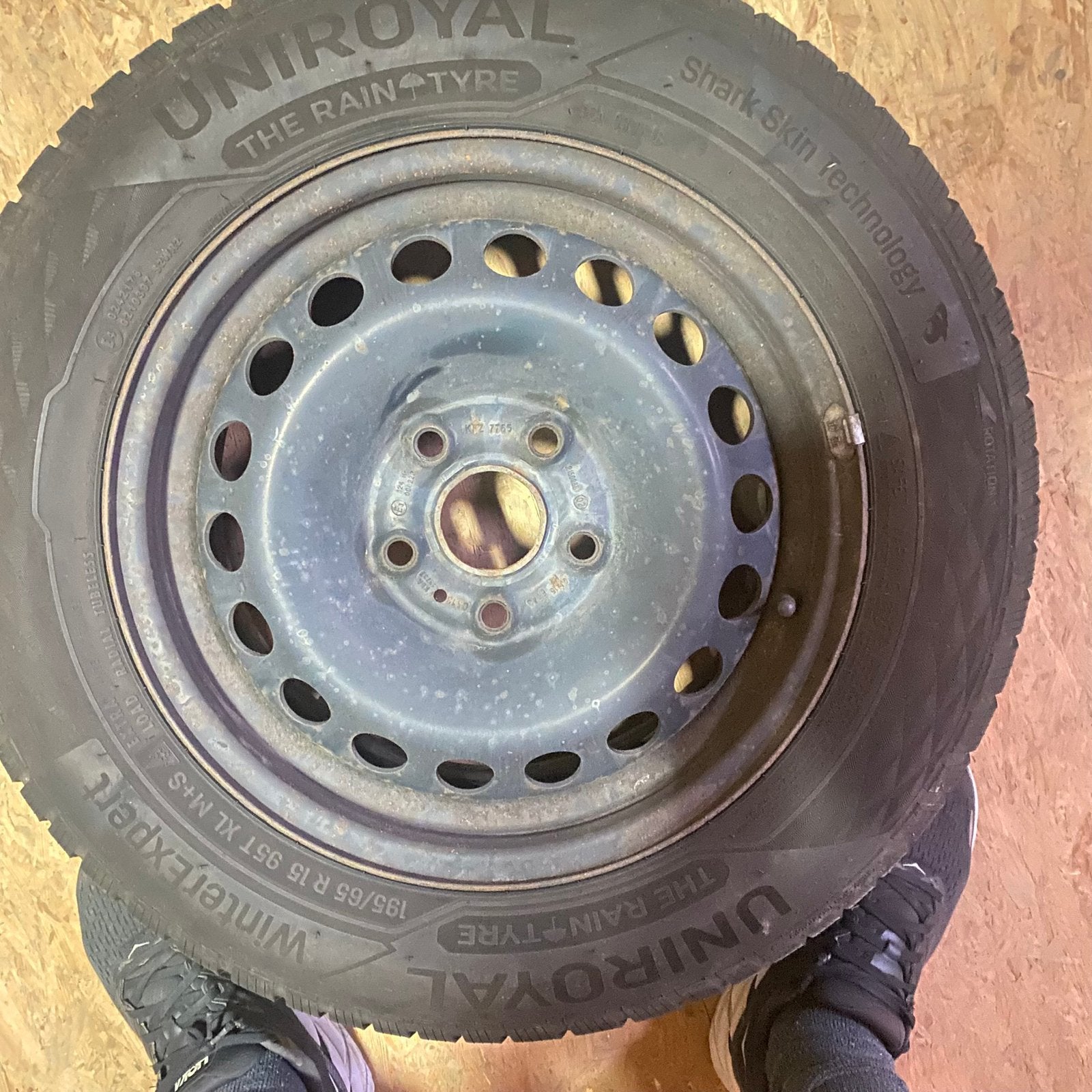 4 pneus d’hiver Uniroyal+ jantes en tôle Golf 7, Enlèvement, Comme neuf