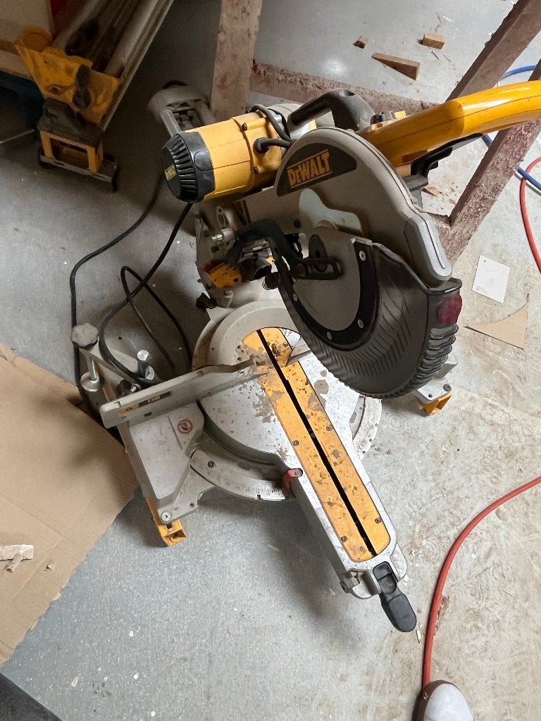 scie a onglet dewalt DWS780 QS, Ophalen, Gebruikt, 70 mm of meer, Dewalt