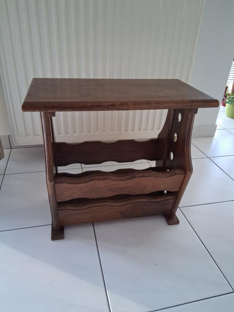 Houten krantenhouder, Huis en Inrichting, Woonaccessoires | Krantenbakken en Lectuurbakken, Ophalen