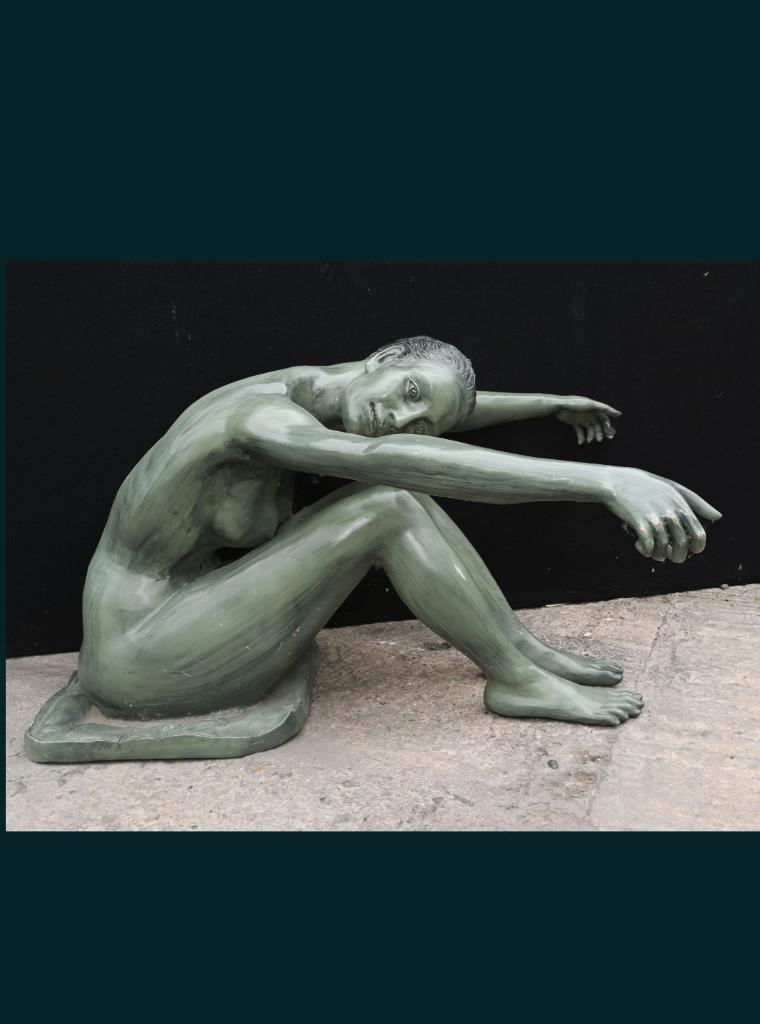 Bronzen tafel dame, Ophalen