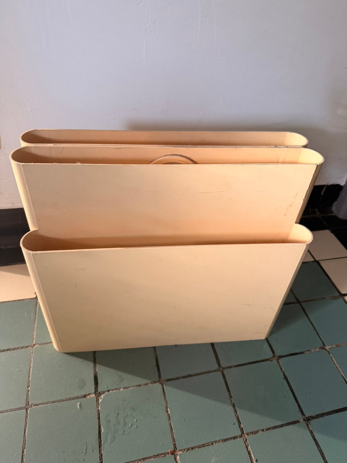 Kartell krantenbak lectuurhouder, Maison & Meubles, Enlèvement ou Envoi, Utilisé