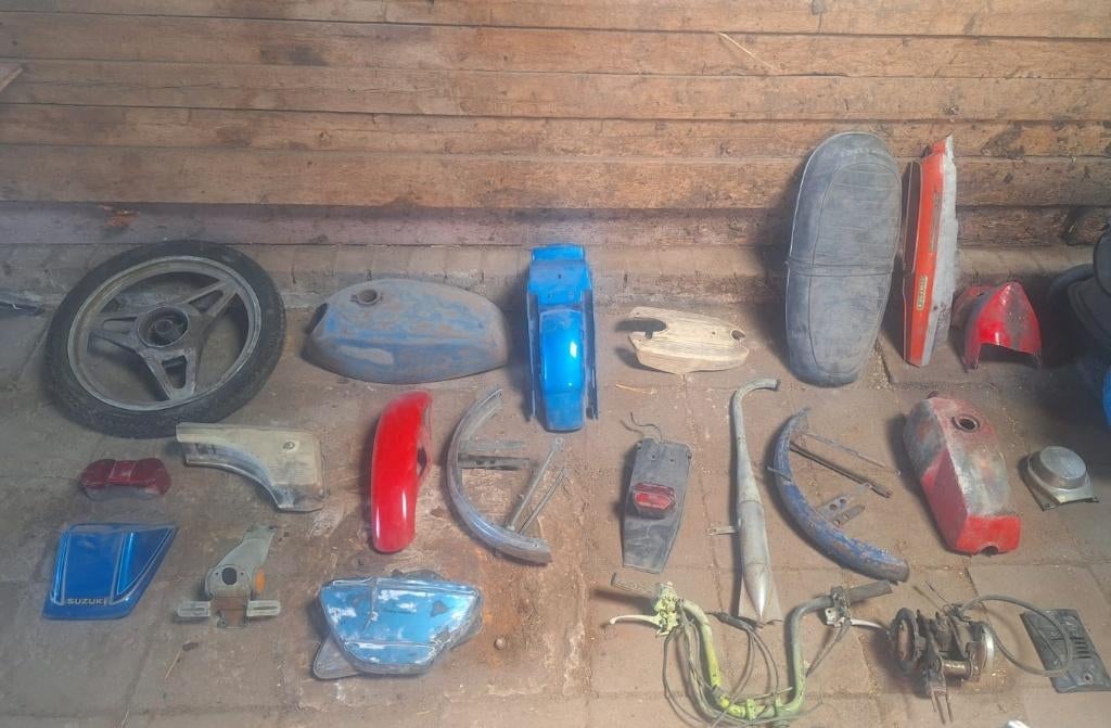 Te koop brommer oldtimer onderdelen Camino Suzuki Yamaha, Fietsen en Brommers, Ophalen, Gebruikt, Tank, Overige merken