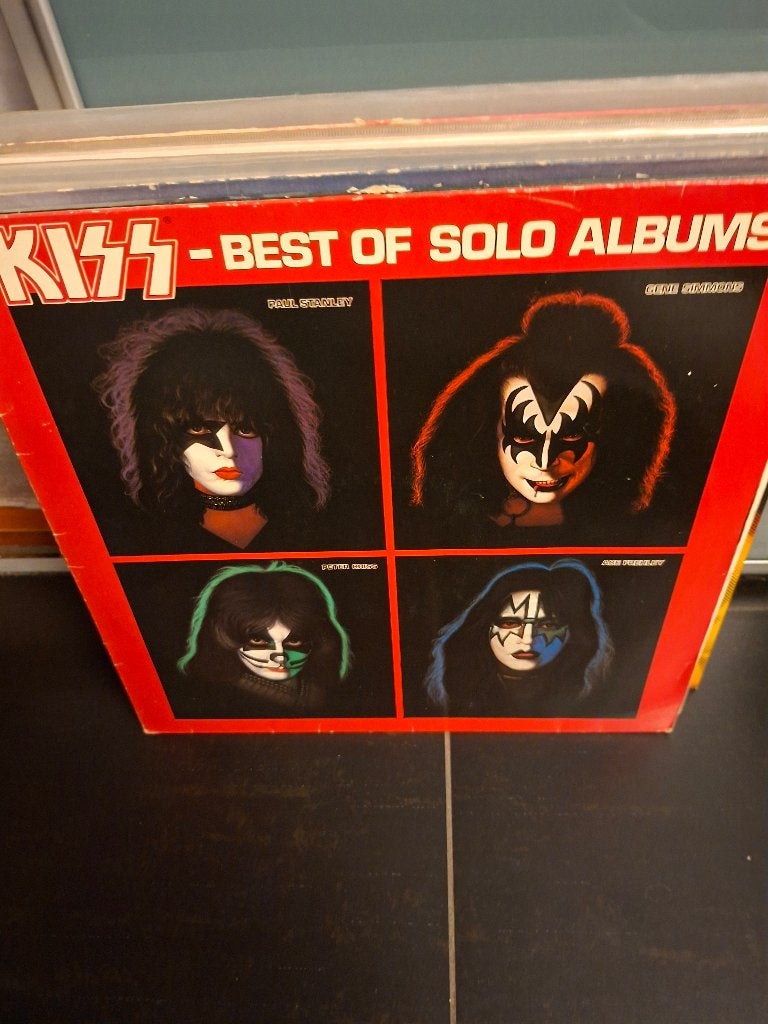 lp - kiss - best of solo albums - vak 2, Cd's en Dvd's, Vinyl | Hardrock en Metal, LP, Gebruikt, Ophalen of Verzenden, Hardrock