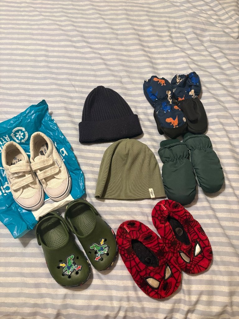 Jongens accessoires: mutsen/wanten/crocs…, Enlèvement, Comme neuf, Garçon