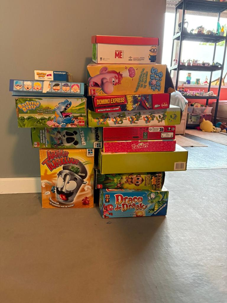 Assortiment gezelschap spellen kinderen, Trois ou quatre joueurs, Enlèvement, Utilisé