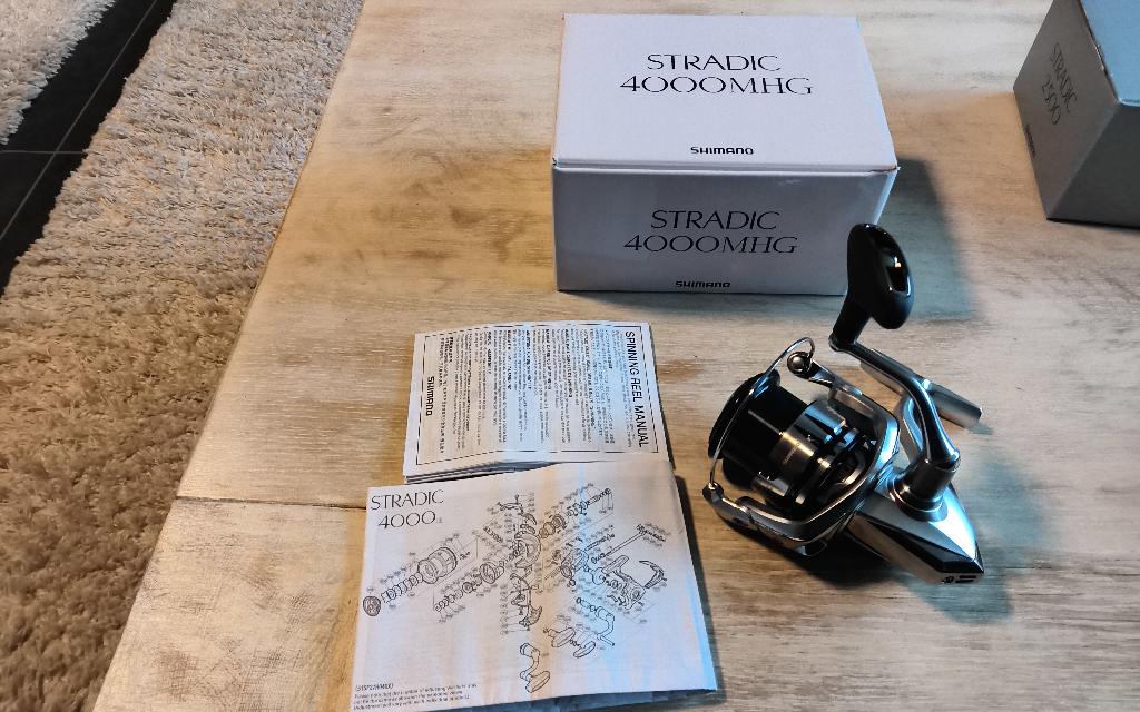 Shimano Stradic 4000 MHG., Enlèvement ou Envoi, Neuf, Moulinet