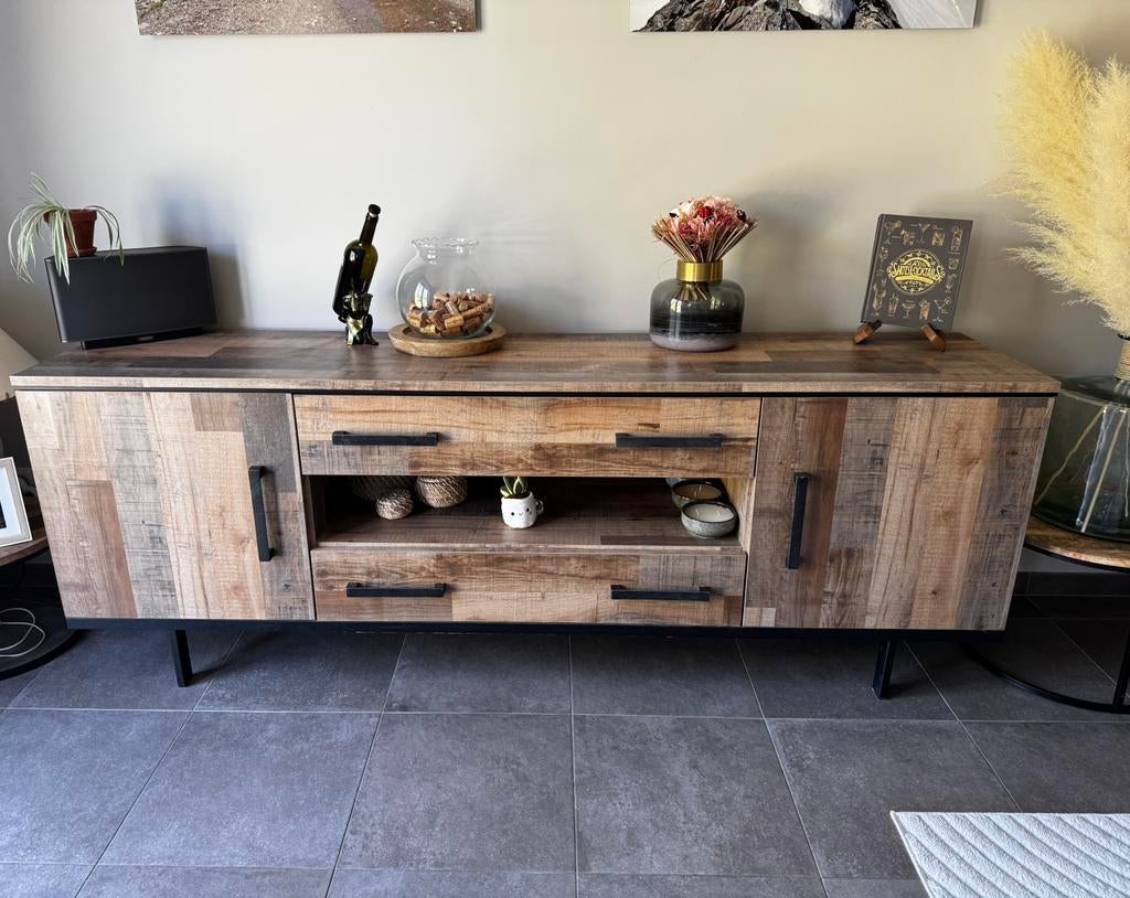 Massief houten dressoir, Ophalen, Met deur(en), Zo goed als nieuw, 200 cm of meer