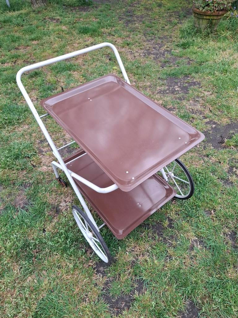 Chariot de service vintage des années 50 aux années 60, Enlèvement ou Envoi