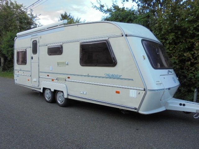 Award 670-rondzit-treinzit/vast bed-douche wc-tent-luifel, Caravans en Kamperen, Tot en met 5