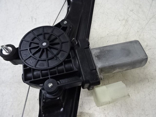 MOTOR RAAMMECHANIEK RECHTS ACHTER BMW 1 serie (F20), Gebruikt, Achter, BMW, Petuelring 130
80809  München, DE