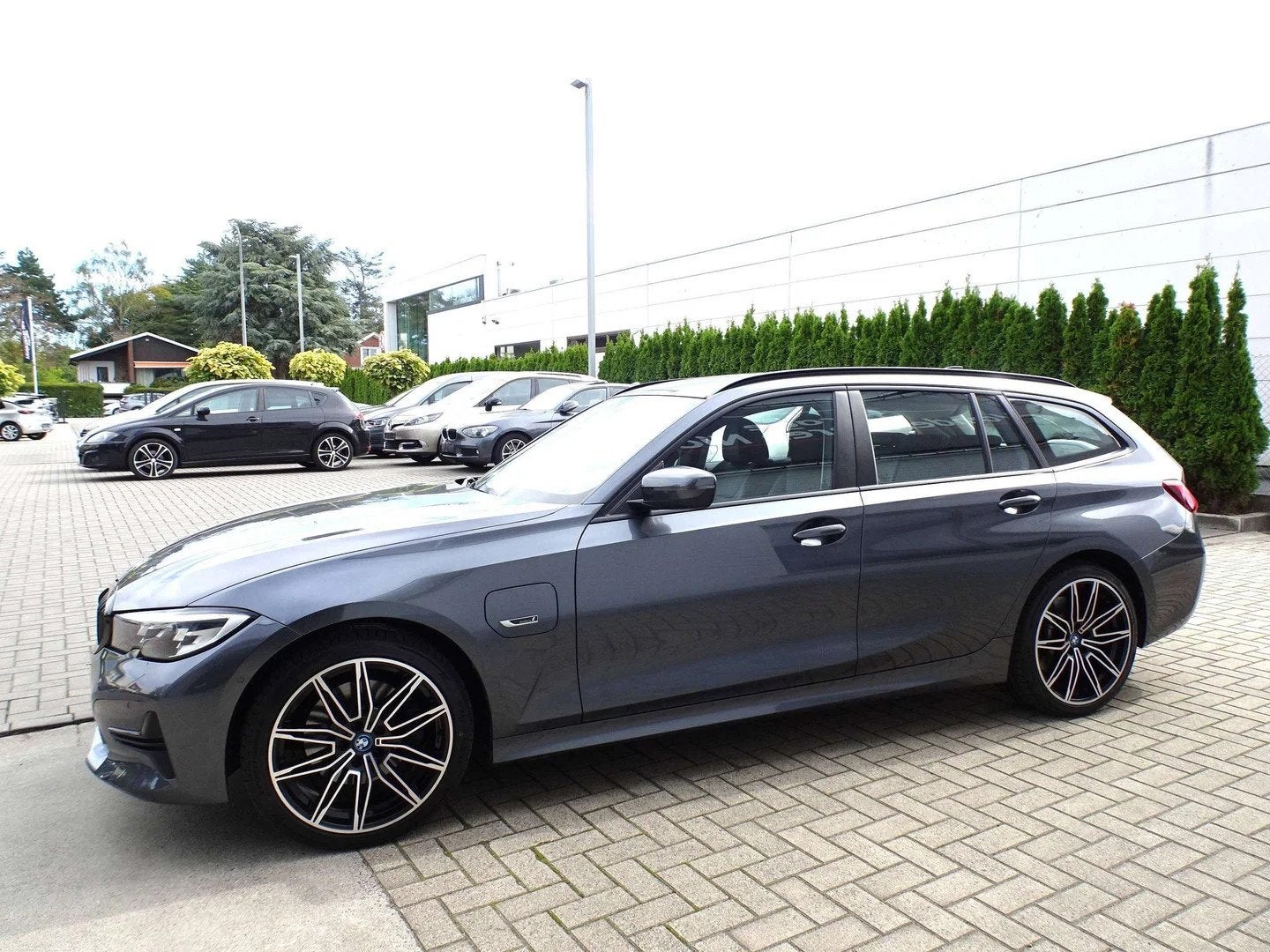 BMW 3 Serie 320 eA PHEV VIRTUAL,CARPLAY,CAMERA,LEDEREN SPORT, Autos, Cuir, Argent ou Gris, Euro 6, Entreprise