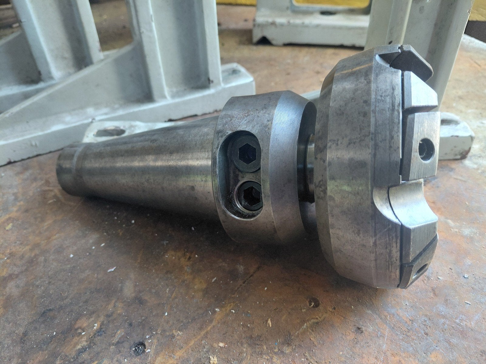 Freeskop dia 122mm met 6 hardmetalen plaatjes., Ophalen