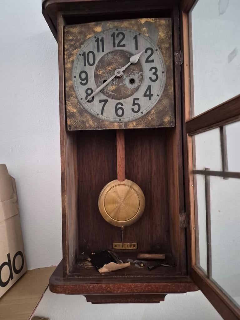 Ancienne horloge murale à balancier en bois – style vintage, Antiquités & Art, Antiquités | Horloges, Enlèvement