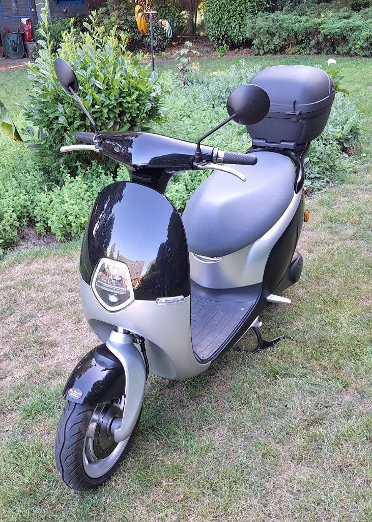 Ecooter E1 (3 KW / 32Ah) – Slechts 3.070 km – Klasse B, Vélos & Vélomoteurs, Scooters | Marques Autre, Comme neuf, Classe B (45 km/h)