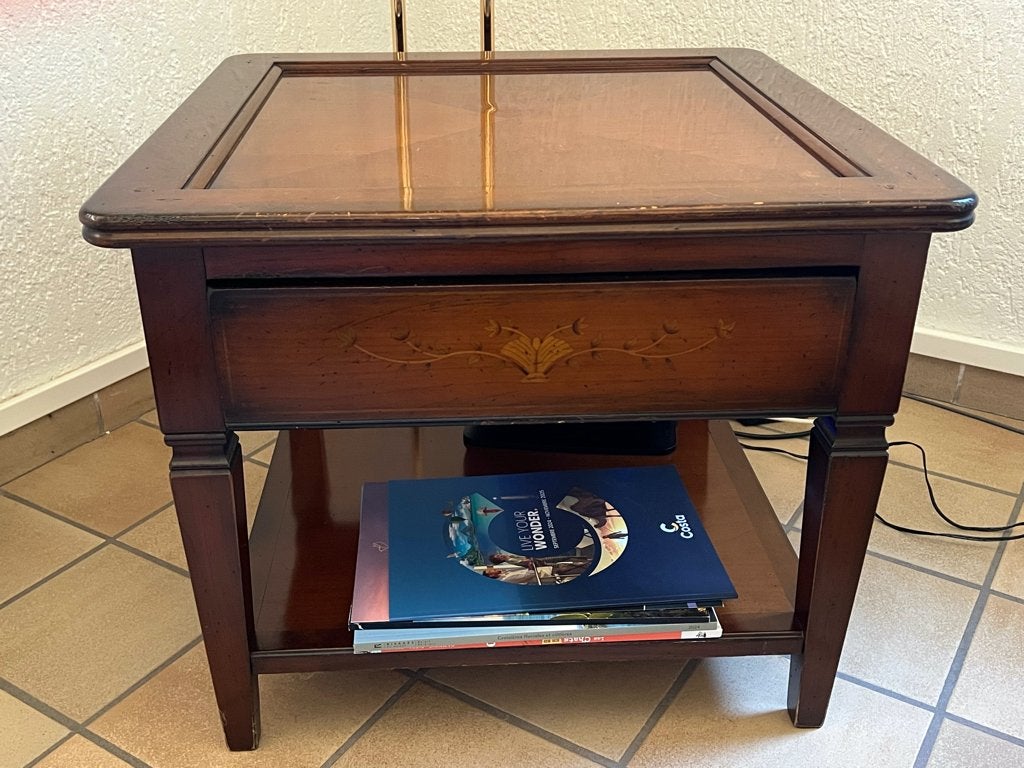 Table d'appoint, Enlèvement