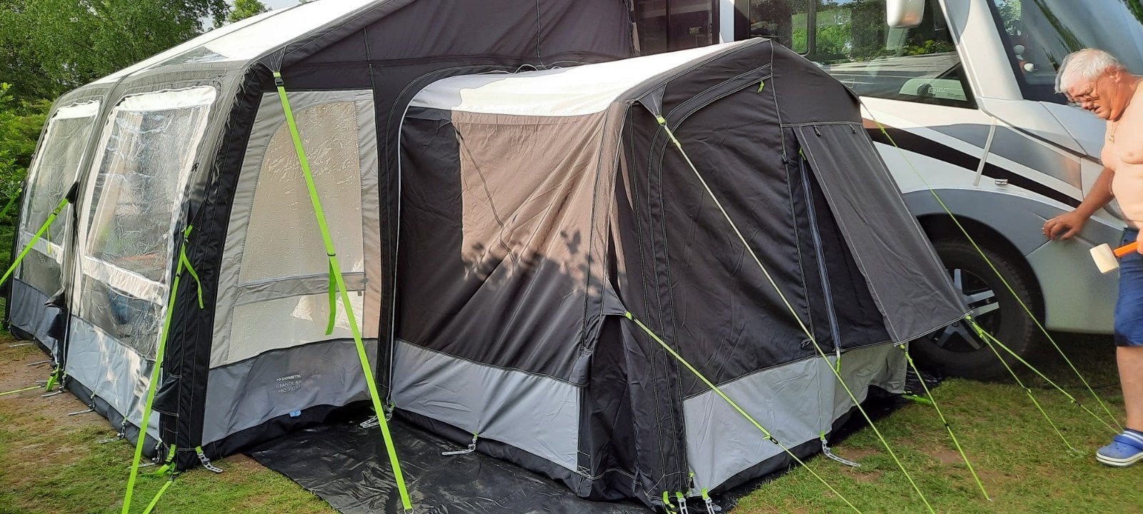 Opblaasbare voortent met annexe, Ophalen