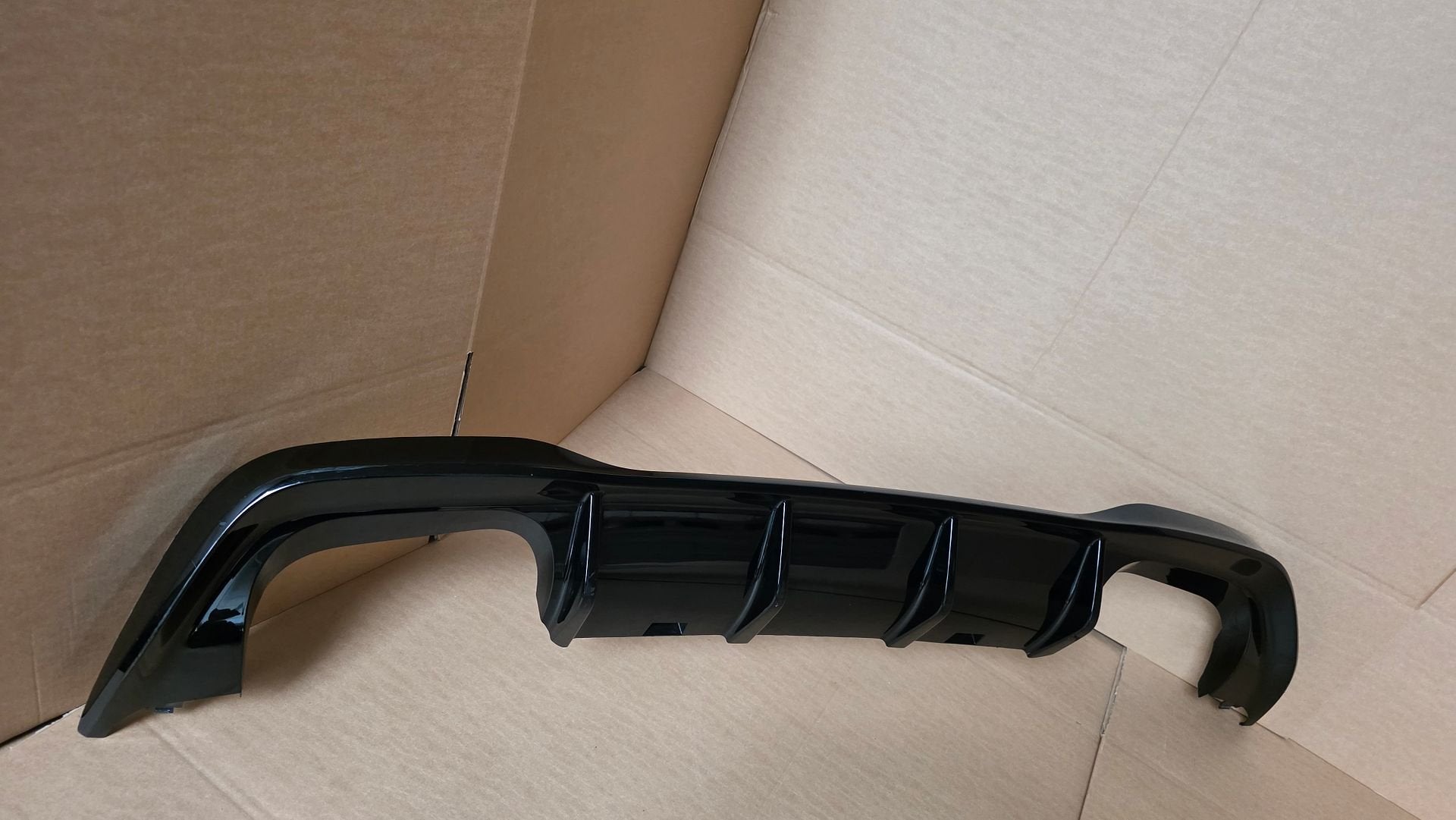 Achterbumper Diffuser Volkswagen Golf 8 VIII R 5H6807568K, Gebruikt, -, Ophalen of Verzenden, Achter