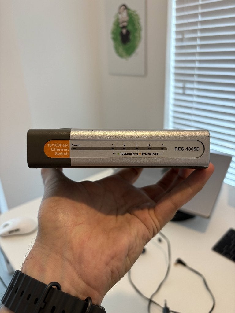 D-Link 10/100 Fast Ethernet Switch DES-1005D, Computers en Software, Netwerk switches, Ophalen, Gebruikt
