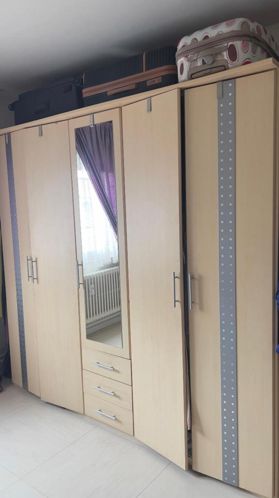 Armoire a donner, Ophalen, Zo goed als nieuw