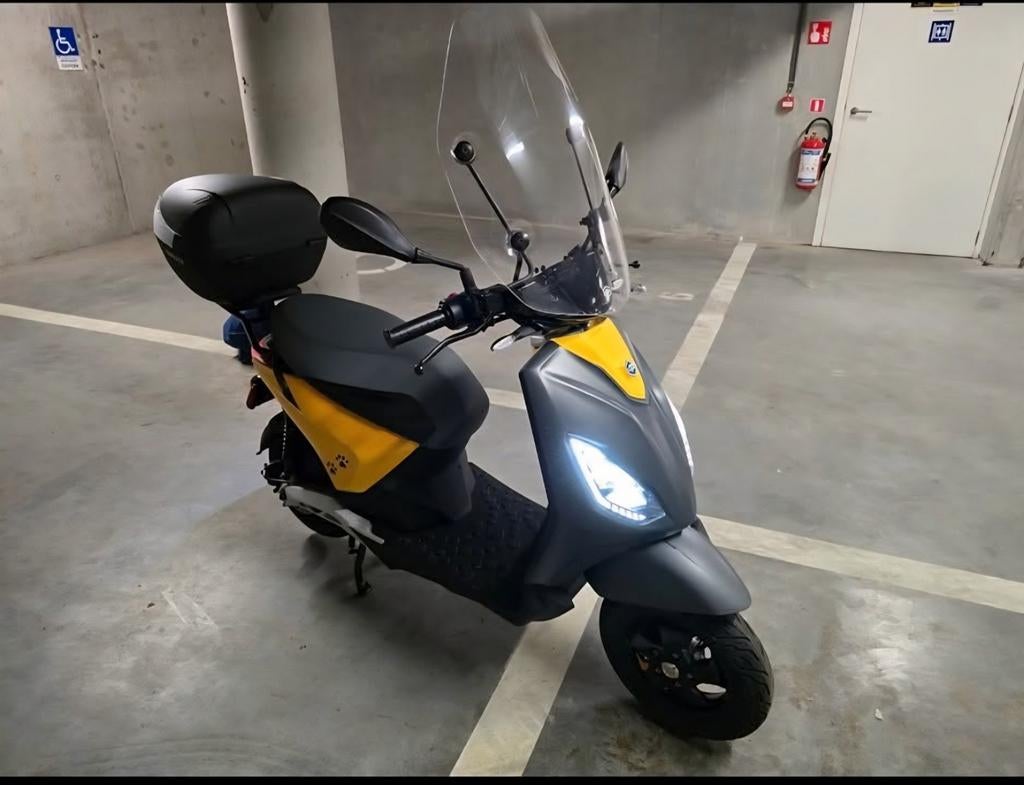 Electrische scooter piaggio one, Ophalen, Benzine, Piaggio