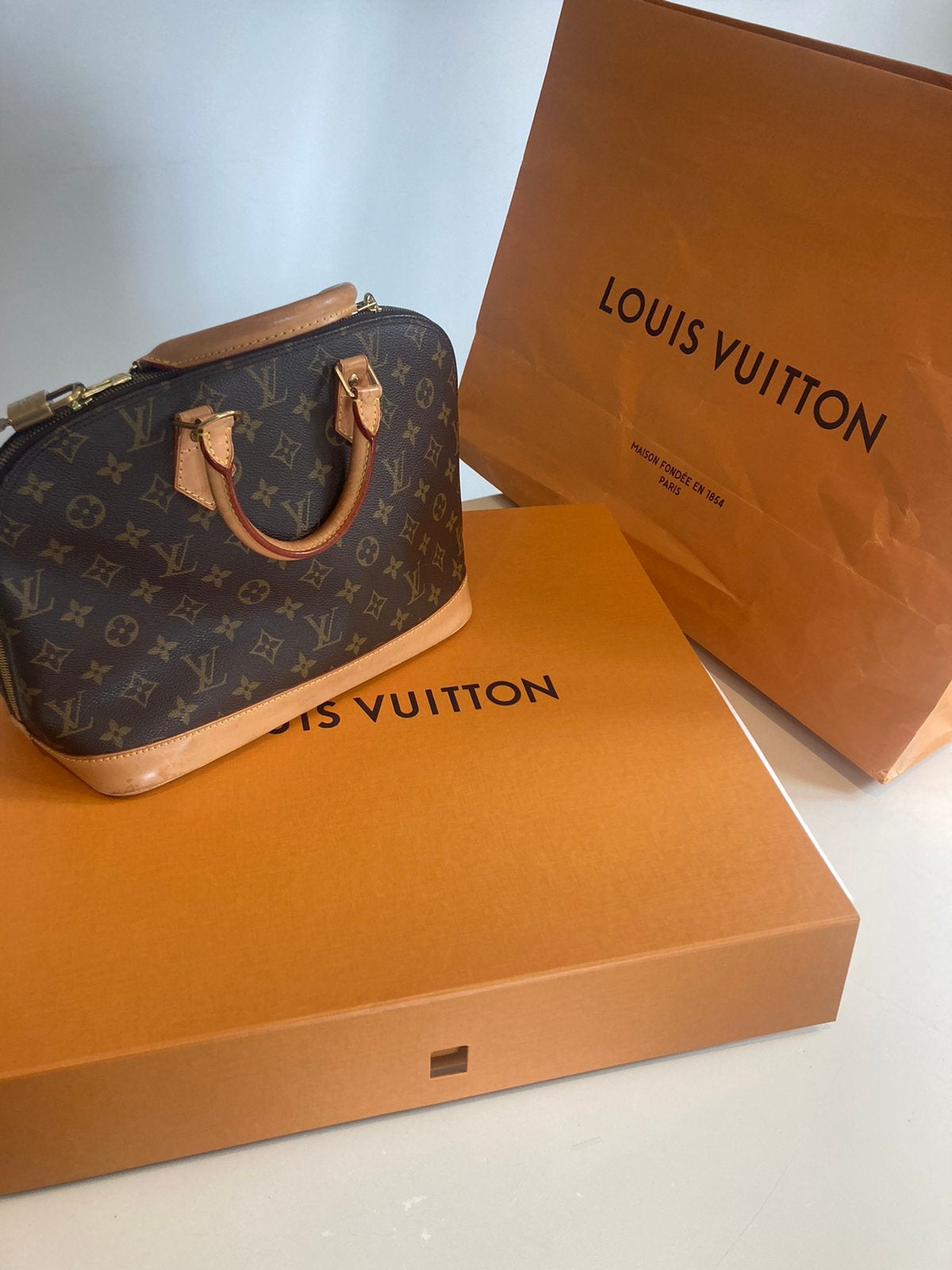 Louis Vuitton Alma, Ophalen, Zo goed als nieuw
