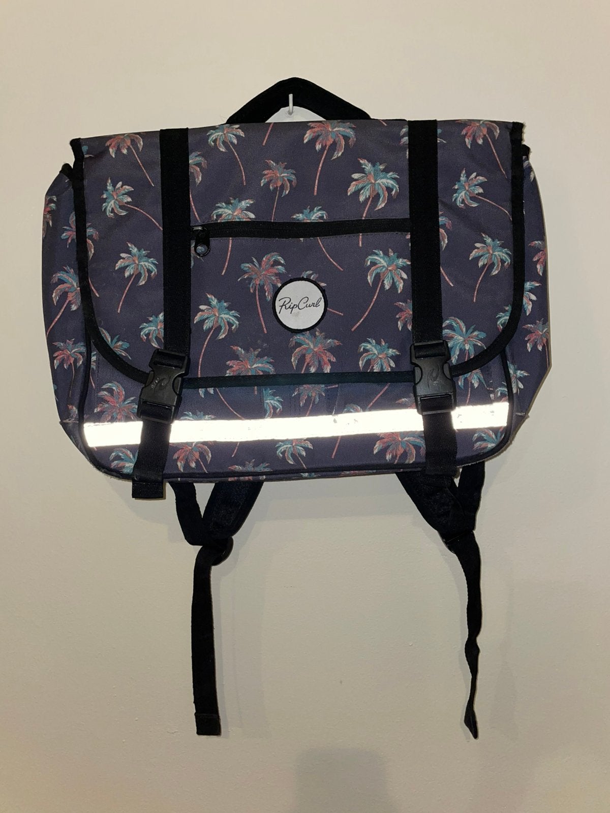 Magnifique Cartable imprimer palmier, Bijoux, Sacs & Beauté, Sacs | Cartables, Gris, Envoi, Utilisé, 50 cm ou plus