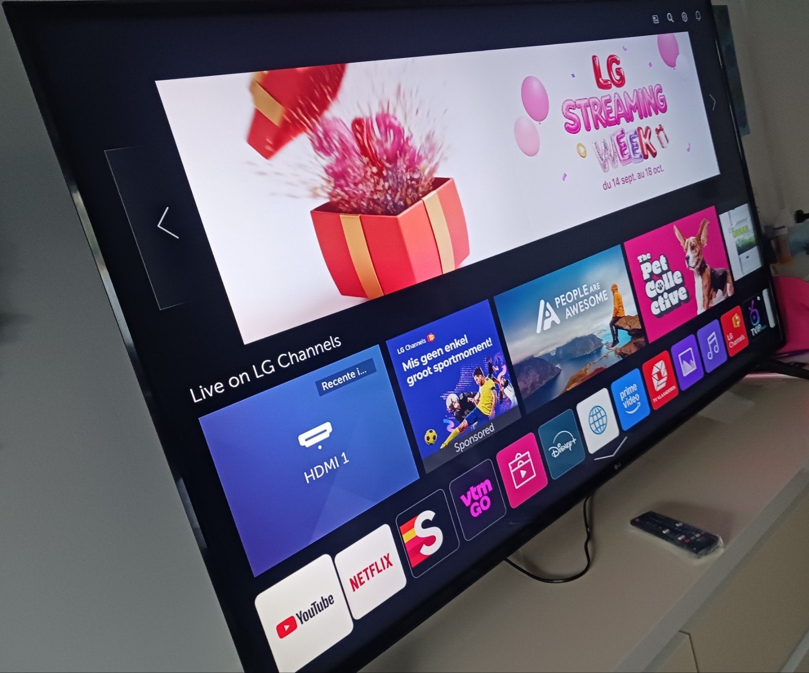 TV LG smart 4k Android 65 Inch In goede staat, Enlèvement, LG
