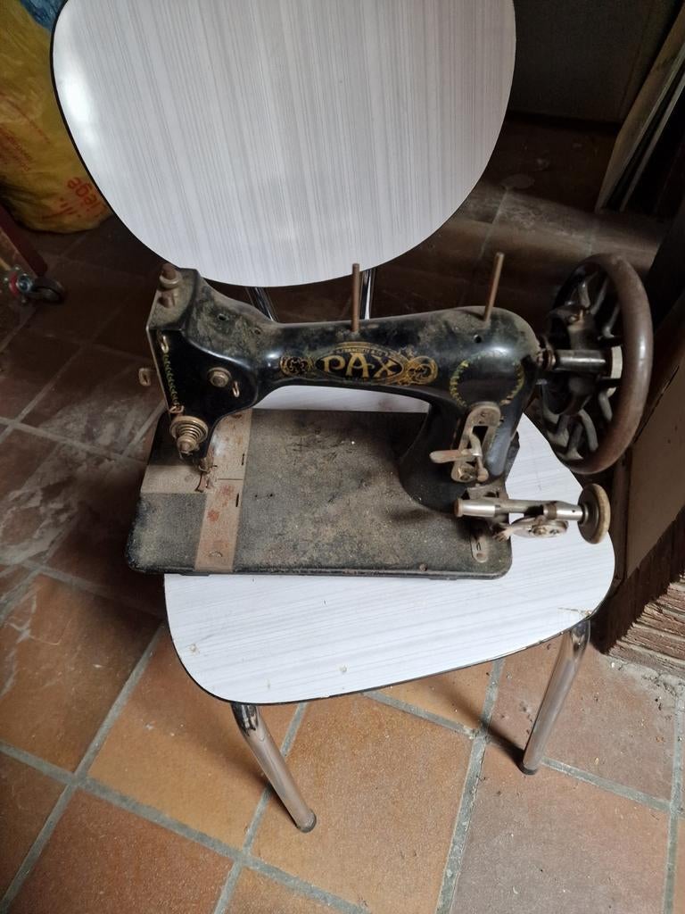 Ancienne machine à coudre, Enlèvement