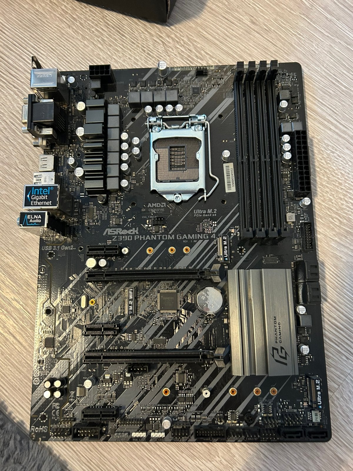 ASRock Z390 Phantom Gaming 4 Moederbord - LGA1151, Computers en Software, Moederborden, Ophalen, Zo goed als nieuw, DDR4