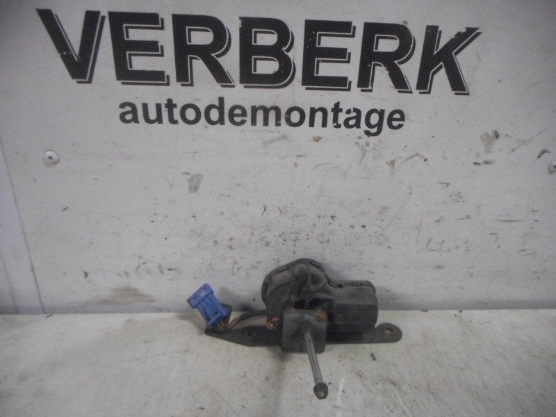 KOPLAMPWISSERMOTOR RECHTS Saab 9-3 I (YS3D), Robert Bosch AG, Gebruikt, Saab, Robert-Bosch-Allee 1
74232  Abstatt, DE