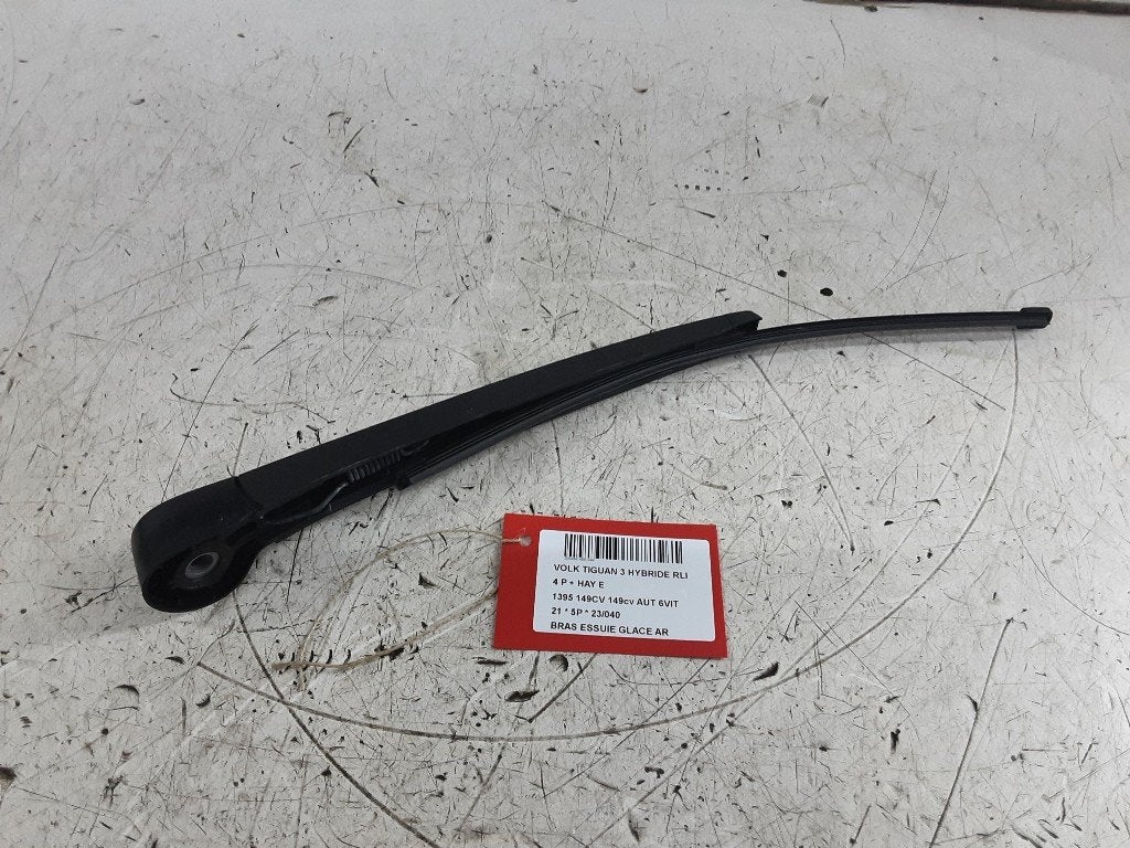 ESSUIE-GLACE BRAS ARRIÈRE VITRE Volkswagen Tiguan (AD1), Volkswagen, Mevr. I. Hauben, Utilisé, Rue de l'Espoir 34 34
4030  GRIVEGNÉE, BE