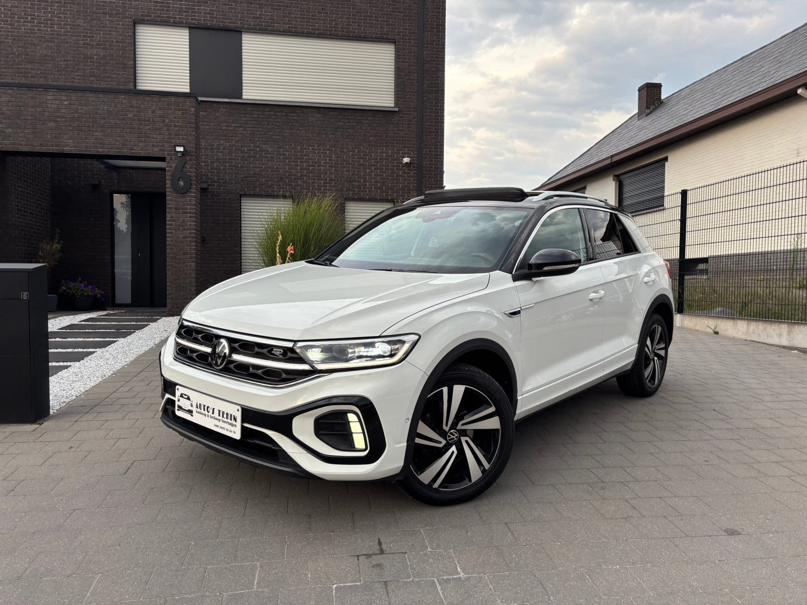 Volkswagen T-Roc 1.5 TSI automatique R-Line | Pano | Garanti, Achat, Entreprise, Entretenue par le concessionnaire, Noir