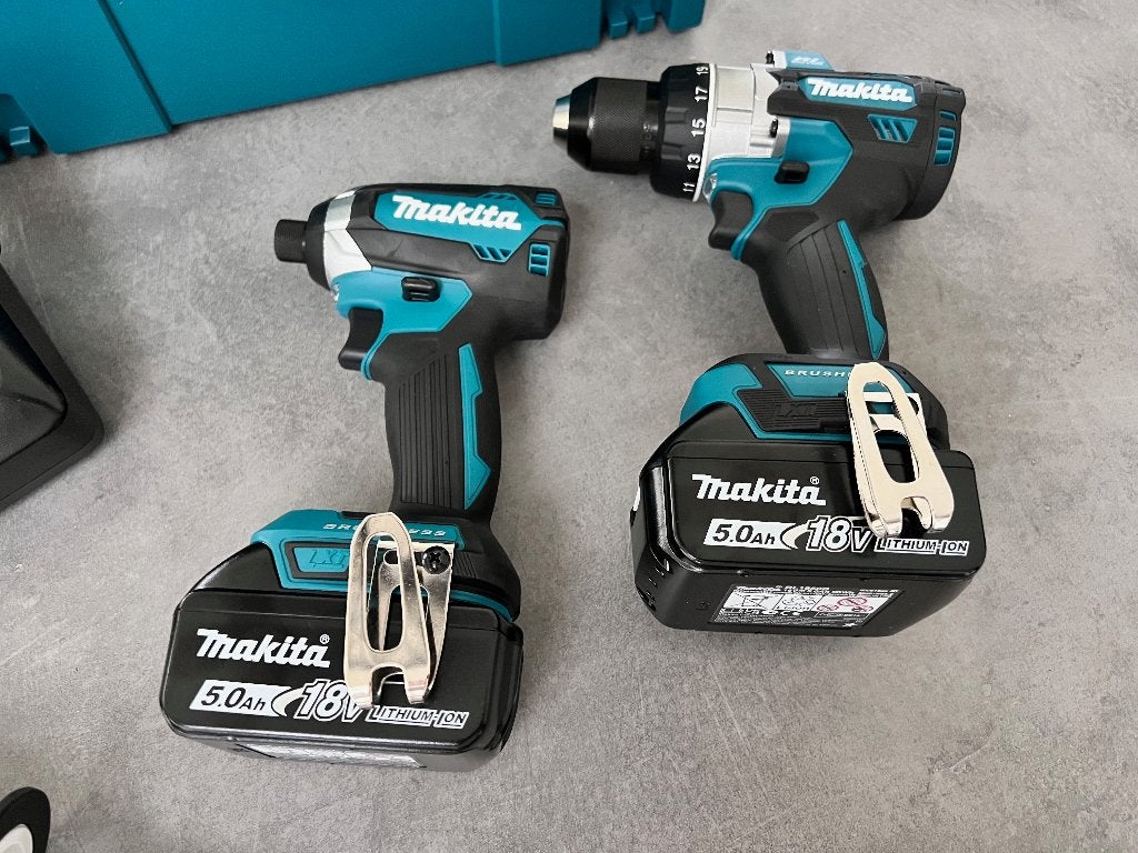 MAKITA DLX2545TJ 18V 5.0Ah ACCU BOORMACHINE + SLAGSCHROEFTOL, Doe-het-zelf en Bouw, Ophalen of Verzenden, Nieuw, 150 tot 250 ampère