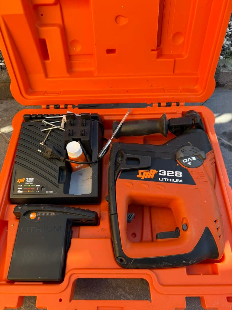 Spit boormachine 328, Doe-het-zelf en Bouw, Gereedschap | Boormachines, Ophalen, Zo goed als nieuw, Boormachine