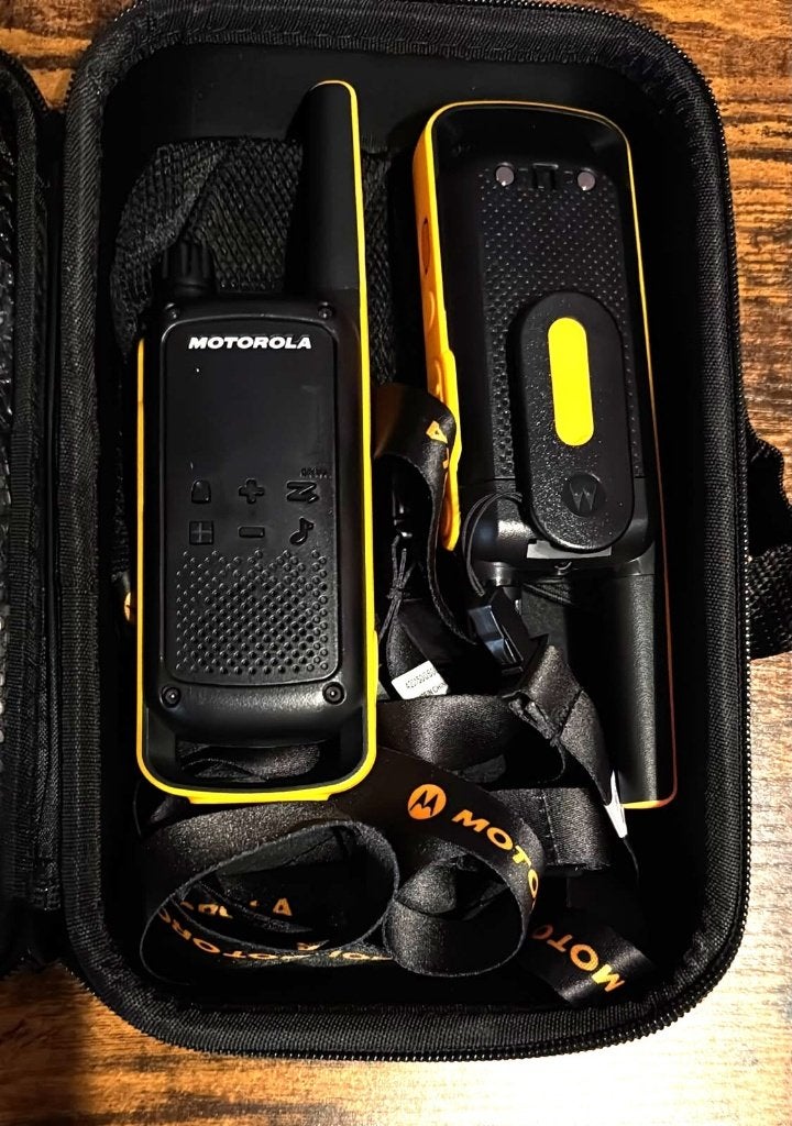 Pack de deux Motorola TALKABOUT T82 Extreme, Télécoms, Talkies-walkies & Walkies-talkies, Enlèvement ou Envoi, 5 à 15 km, Comme neuf