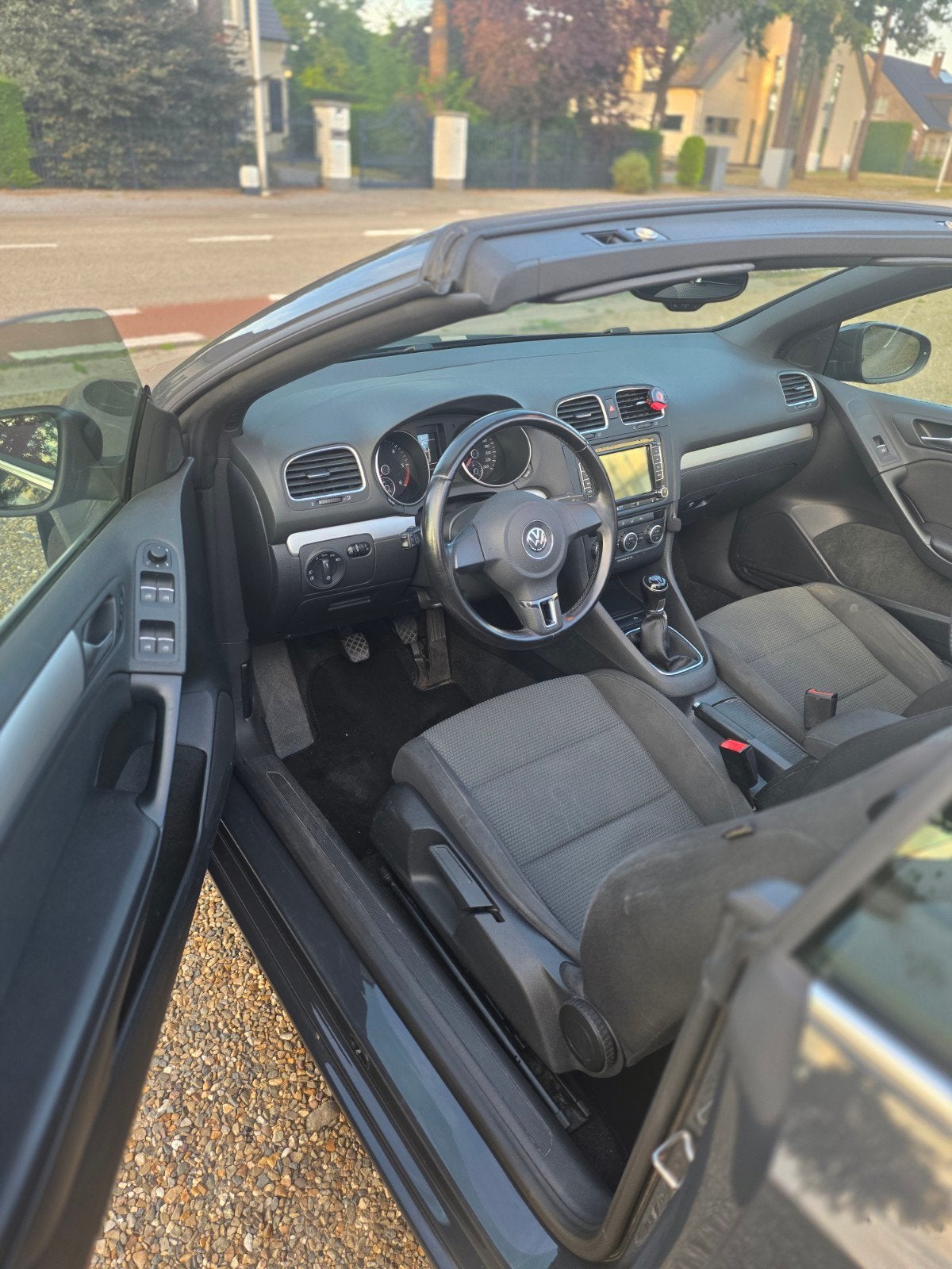 VW Golf 6 Cabrio 1.6CRTDI en parfait état 1er propriétaire, Autos, Achat, Entreprise, Cabriolet, Noir