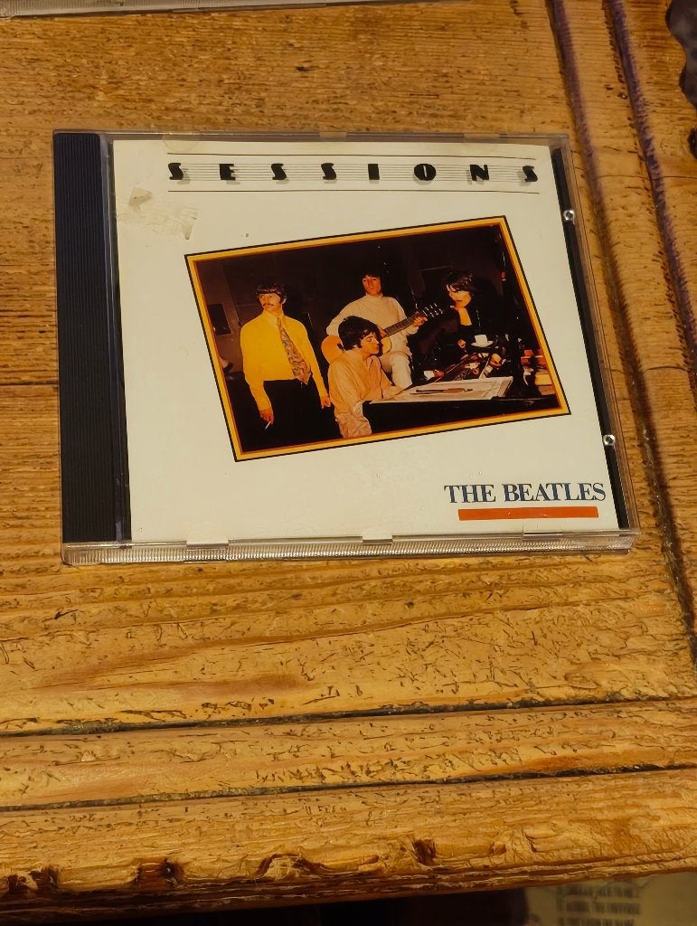 2 Cd's van The Beatles, CD & DVD, CD | Rock, Enlèvement ou Envoi, Comme neuf, Autres genres