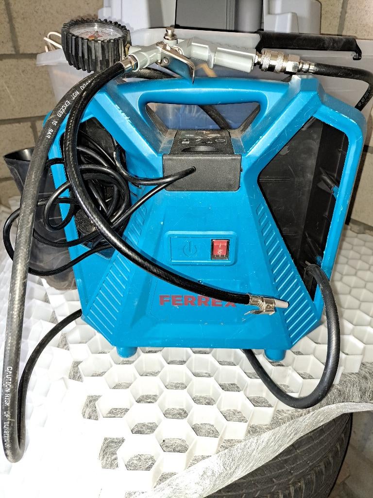ferrex draagbare kompresor CQB180D-1/7775, Doe-het-zelf en Bouw, Compressors, Gebruikt, 6 tot 10 bar, Minder dan 200 liter/min