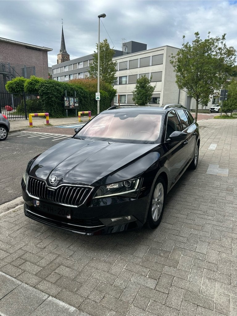 Skoda Superb Combi, Autos, Skoda, Achat, 2000 kg, 1968 cm³, Noir