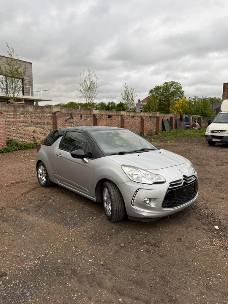 Citroën DS3, Euro 5, Stof, Zwart, Handgeschakeld