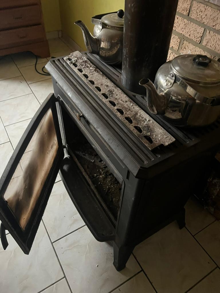 Poile a bois invicta avec buse, Huis en Inrichting, Kachels, Ophalen, Gebruikt, Hout, Houtkachel